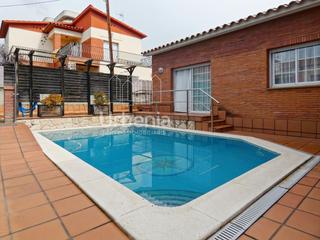 Maison à Zona Alta. Exclusivo chalet en premià lujo, comodidad y ubicación