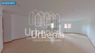 Pis a Centre. Piso en venta con inquilinos.