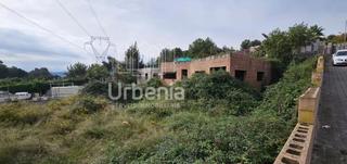 Chalet  Camamilla, de la. Solar residencial esquinero con orientación sur en can boada, te