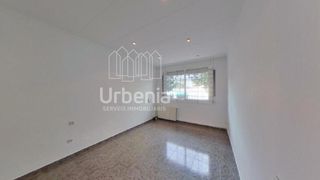 Etagenwohnung in Zona Alta. Piso en venta con inquilinos.