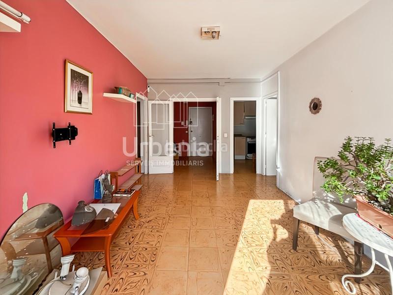 Foto d966ee81-67e7-468b-bd69-b3c7ed0f3e4a. Piso amplio piso con balcón ! en Poblenou Pineda de Mar