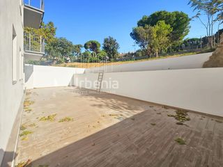 Appartamento in Pompeu fabra 10. Exclusiva planta baja de obra nueva en stella maris arenys de ma