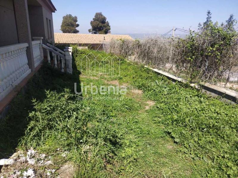 Foto b5162761-666a-4c23-8fda-46f4cc272501. Chalet oportunidad ! en Torre de Claramunt (La)