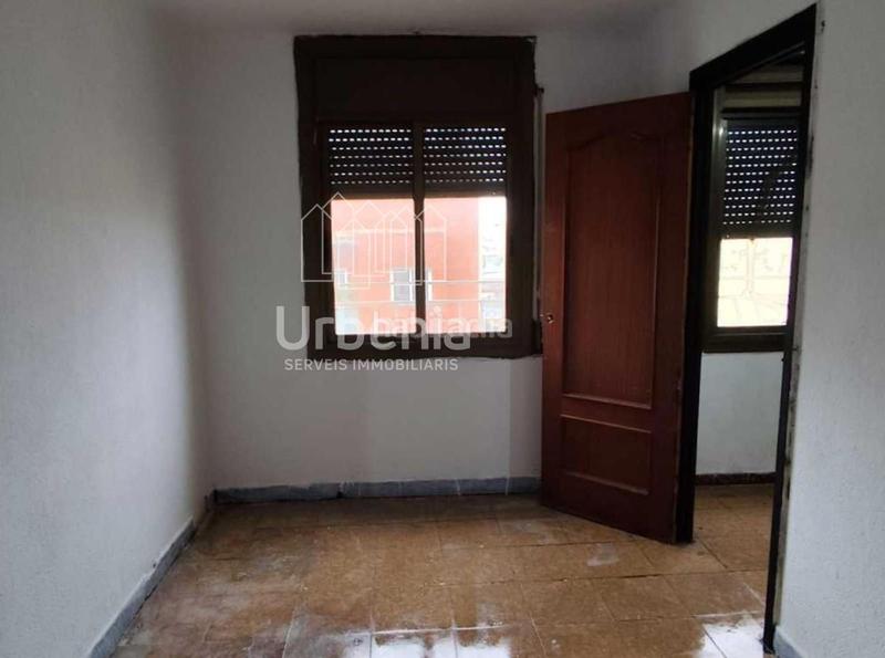 Foto 1c2d0254-d5f5-4419-8535-1d20883db7fa. Piso oportunidad para reformar ! en Sant Pere Nord Terrassa