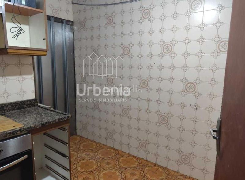Foto 84da98c2-bdd1-44d9-afbe-ff964645826e. Piso oportunidad para reformar ! en Sant Pere Nord Terrassa