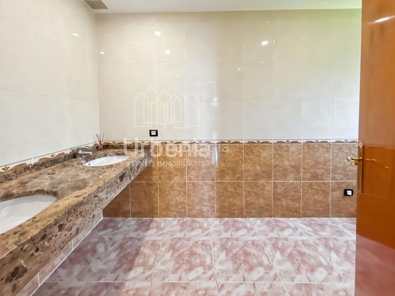 Foto bda8f1ed-0328-4fce-beb1-c9bc9f93e4a2. Casa amb calefacció aparcament piscina a Palafolls
