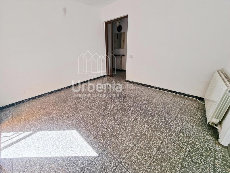Foto 641f8956-eabc-4644-8b0c-8236a11156c5. Piso  en bloque de pocos vecinos junto a ctra de mata en Mataró
