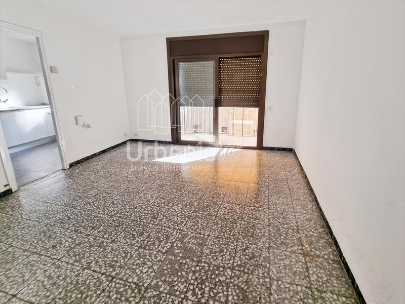 Foto d6315974-6dfb-4b3c-9953-ca07113203ca. Piso  en bloque de pocos vecinos junto a ctra de mata en Mataró