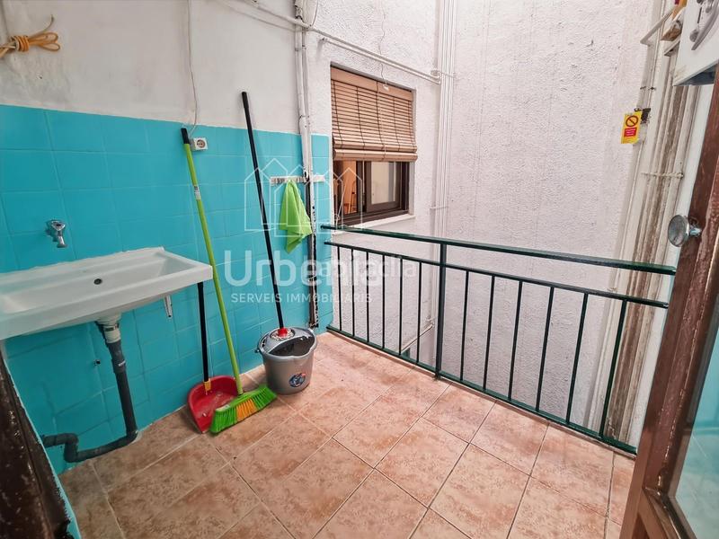 Foto e82e9ad8-5494-4c8d-86af-2d1de418c620. Piso  en bloque de pocos vecinos junto a ctra de mata en Mataró