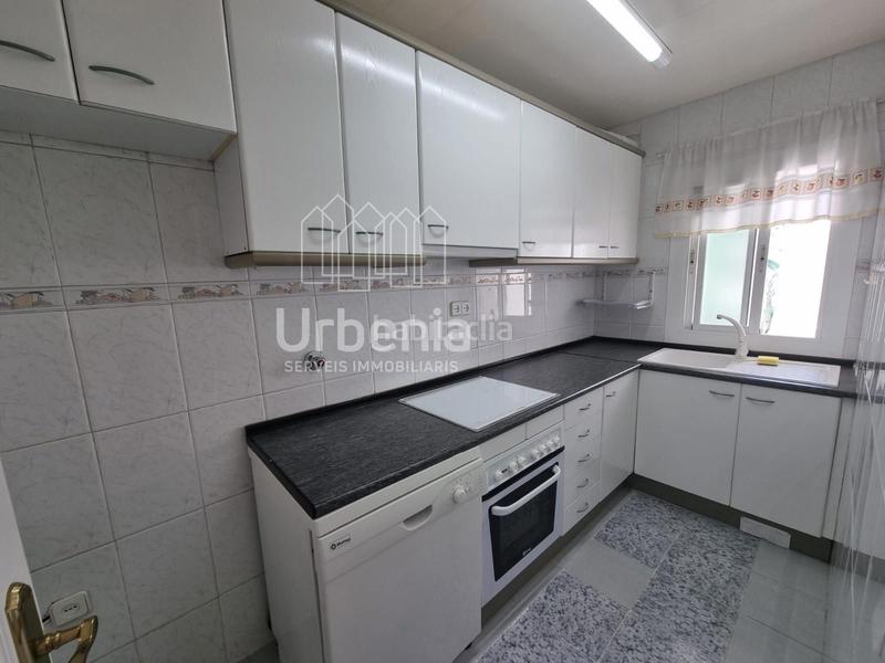 Foto d4e794a1-f1c2-4727-b1b7-e18e0ee29891. Piso en barri cotet en una calle tranquilísima y en bloque de pocos vecinos. en Premià de Mar