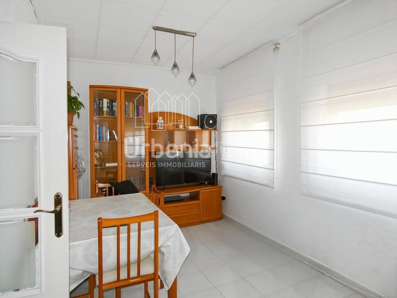 Foto dff87181-2407-4d08-afd2-5f90cbeaf57c. Piso en barri cotet en una calle tranquilísima y en bloque de pocos vecinos. en Premià de Mar