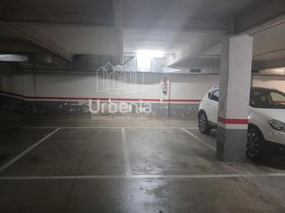 Parking voiture à Poblenou. Plaza de parking en poblenou, pineda de mar