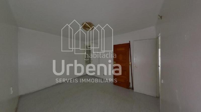 Foto abfeed9d-1531-422f-bf76-67322d0c7c1d. Piso  en venta con inquilinos. en Cerdanyola Sud Mataró