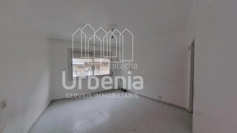 Foto b08b09f8-b196-4666-8c10-0470da10bf34. Piso  en venta con inquilinos. en Cerdanyola Sud Mataró