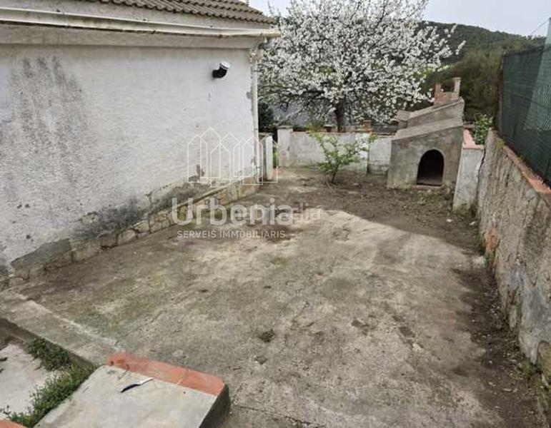 Foto a32d9c54-ff6e-476c-822c-096be562c6eb. Chalet in Mediona