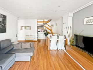 Duplex in Carmel. Dúplex luminoso con 3 terrazas en hortacollteixonera   barcelona