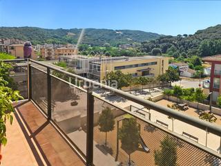 Piso  1 de octubre de 2017. Piso esquinero con parking en sant cebrià de vallalta