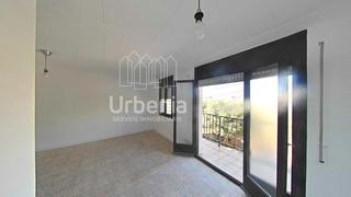 Piso en La Llàntia. Piso de 3 habitaciones con terraza en mataró