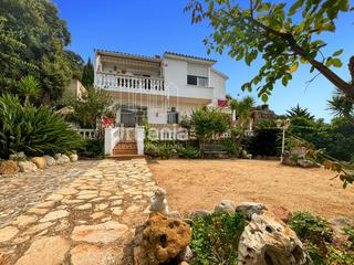 Chalet in Can Carreras - Montessol. Casa en urb. can carreras de pineda de mar
