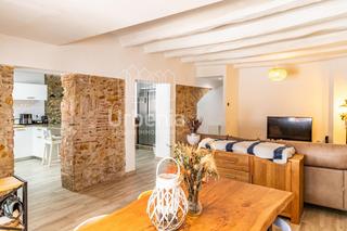 Casa en Poble. Vive la esencia de calonge en una casa de pueblo totalmente refo
