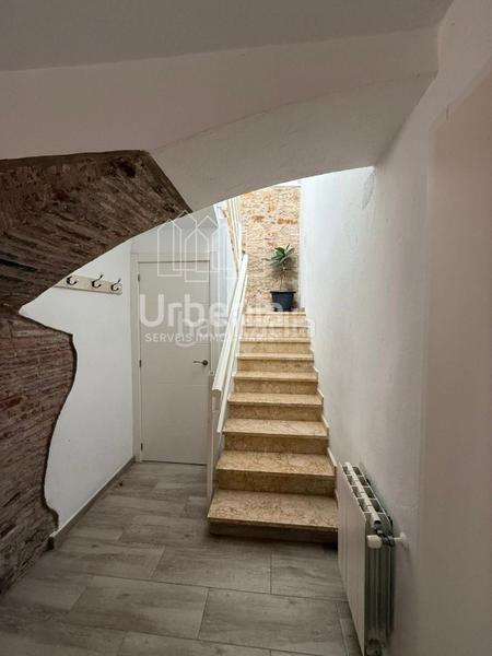 Foto 3dbd931c-c10b-4c9e-9e6e-9053aad95f89. Casa vive la esencia en una casa de pueblo totalmente reformada, lista para estrenar! en Calonge