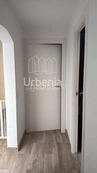 Foto b378ae63-ed47-407a-8865-4da294197d7d. Casa vive la esencia en una casa de pueblo totalmente reformada, lista para estrenar! en Calonge