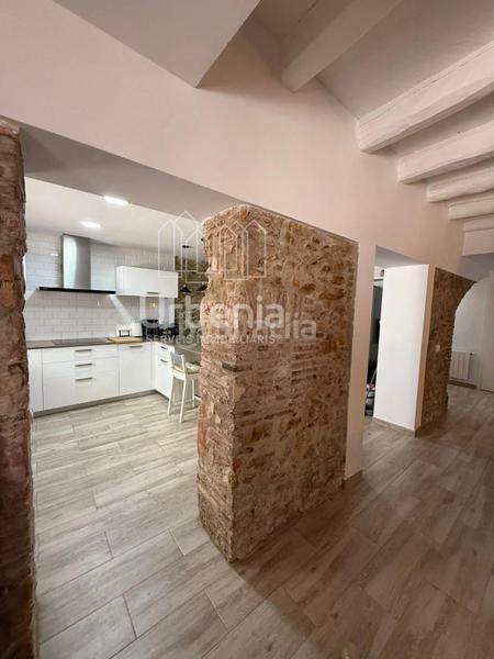 Foto be81e12b-413b-4d84-b848-4a72c7d5a119. Casa vive la esencia en una casa de pueblo totalmente reformada, lista para estrenar! en Calonge