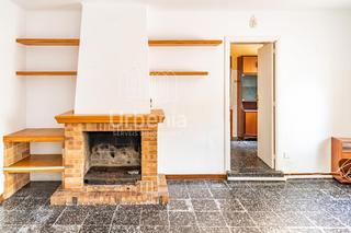 Maison  Pujada de la creueta. Amplia casa en el corazón de cabrils, lista para transformarse e