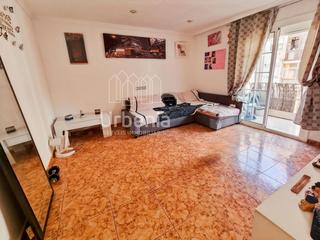 Pis  Gatassa. Piso de media altura con tres habitaciones dos de ellas dobles ,