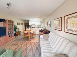 Appartement à Poblenou. Piso en pineda de mar con piscina comunitaria y parquing opciona