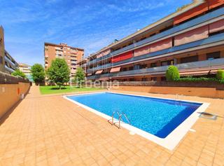 Appartamento in Canovelles. Piso con piscina y párquin en la mejor zona de canovelles