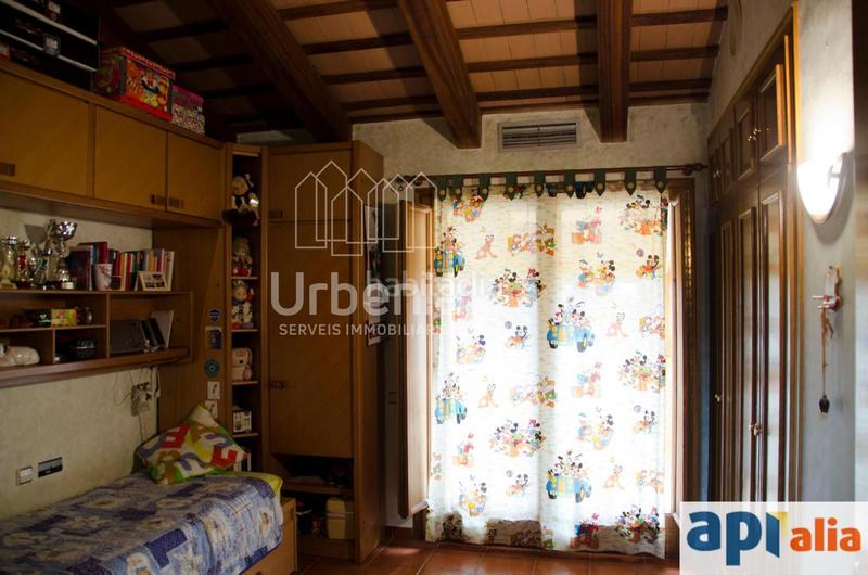 Foto 2aac8160-7174-472d-a72d-b77a7c9db7d3. Casa amb calefacció aparcament a Llinars del Vallès