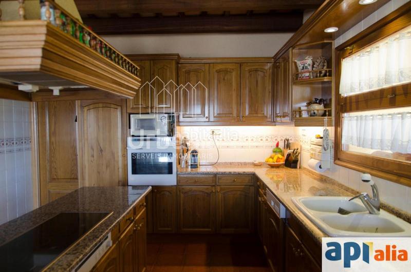 Foto 64f46d28-9051-4dac-82b3-bc2eee6e66f8. Casa amb calefacció aparcament a Llinars del Vallès