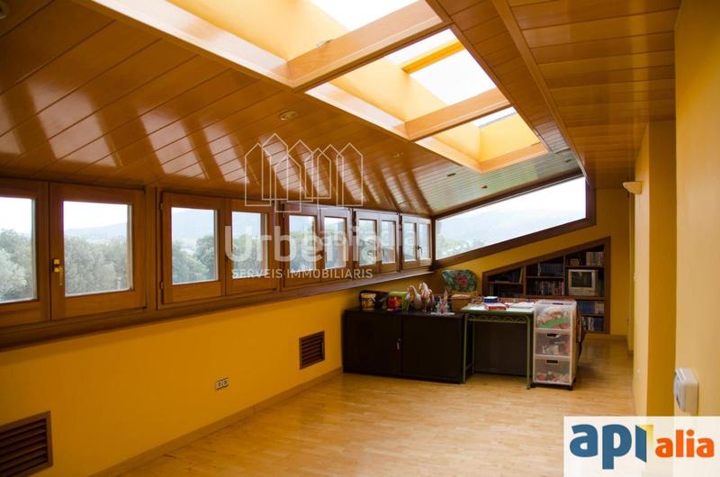 Foto 8528b0c0-d300-4b3d-99f8-94dfd5f5ee6a. Casa amb calefacció aparcament a Llinars del Vallès