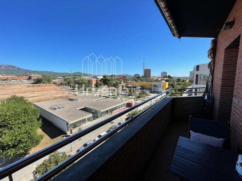 Foto a2f6180e-aa47-4d33-91f5-e6c1336948c3. Dúplex  en venta en Sant Pere Nord Terrassa