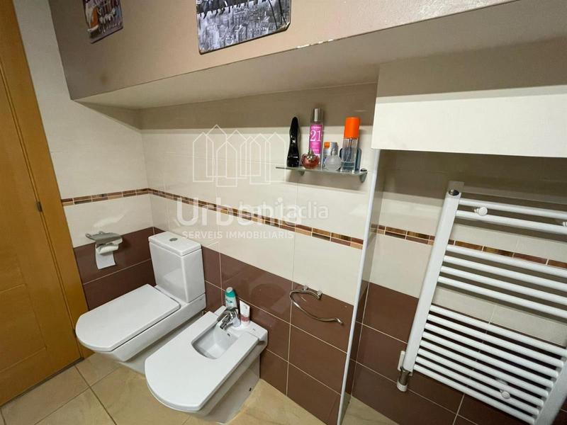 Foto f537ca18-1018-420e-b1b5-0d4aca54d807. Dúplex  en venta en Sant Pere Nord Terrassa