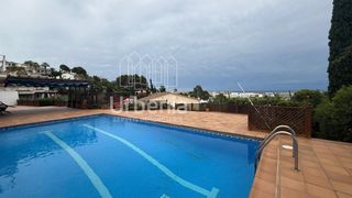 Xalet a Santa Susanna. Exclusivo chalet independiente en sant pol de mar, a solo 10 min