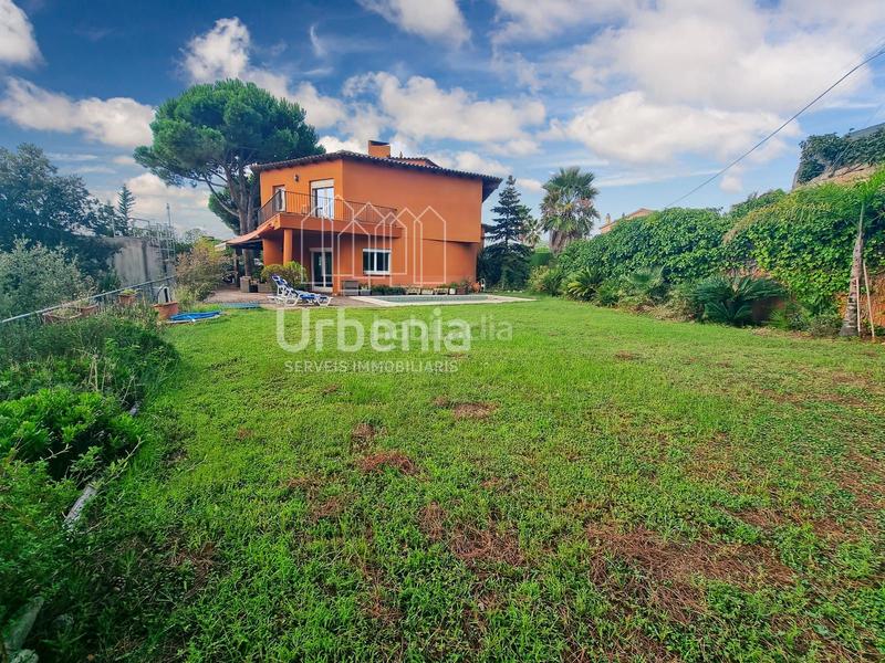 Foto a23456e0-1b69-4ae4-9711-bfa2fa9b3ecd. Casa  , urbanización la llobera!! en Cabrils