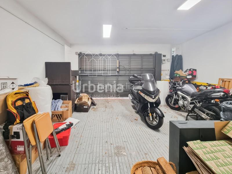 Foto a424b2b2-5e88-43ba-a75f-65b3e3b5a54c. Casa  , urbanización la llobera!! en Cabrils