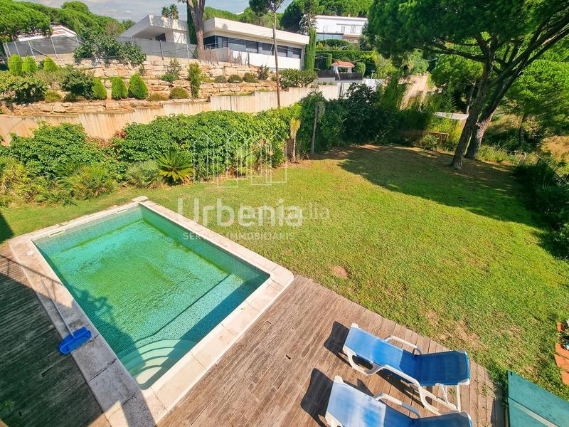 Foto e03b8f47-e9ac-4f44-b3a8-a825fdec004a. Casa  , urbanización la llobera!! en Cabrils