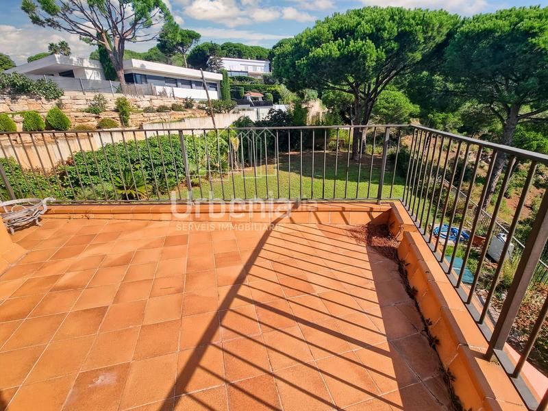 Foto f1aa1d04-db7c-4cdb-b696-bf580887a4f2. Casa  , urbanización la llobera!! en Cabrils