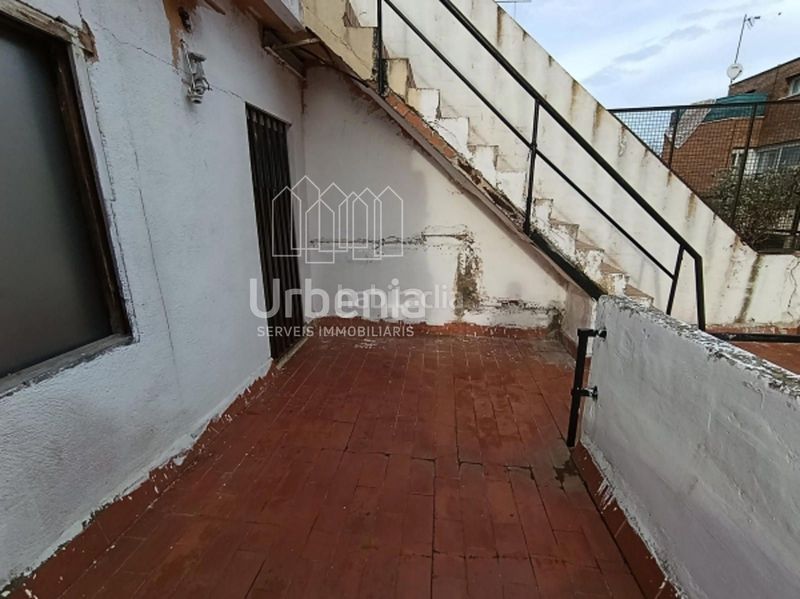 Foto a5ec9a7c-d296-484f-85a2-02d9405a503e. Casa adossada a Poble Nou Terrassa