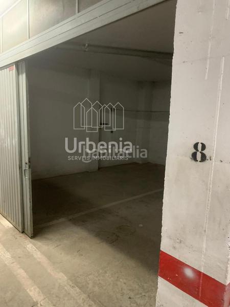 Foto afaec6be-84dd-4d49-98f0-eeb6c4ae0dac. Autoparkplatz in Centre Pineda de Mar