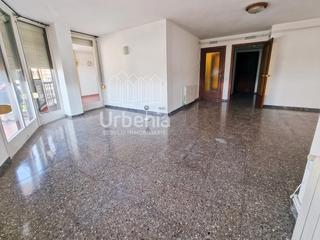 Appartement à Cerdanyola Sud. Piso en mataró con ascensor