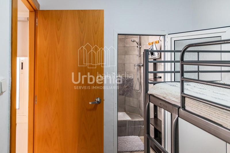 Foto 799528cb-d892-44d1-afec-18d254224ffb. Piso  de 4 habitaciones con licencia turística en Premià de Mar