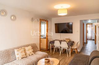 Appartement à Zona Alta. Piso de 4 habitaciones con licencia turística en premià de mar