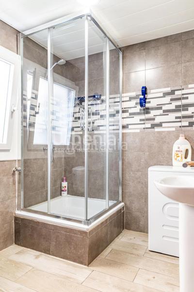 Foto d587e4c4-e78a-46ef-a1ea-4e33fc839112. Piso  de 4 habitaciones con licencia turística en Premià de Mar