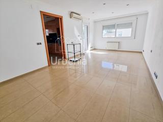 Pis a Cerdanyola Nord. Piso de tres habitaciones con ascensor en mataró