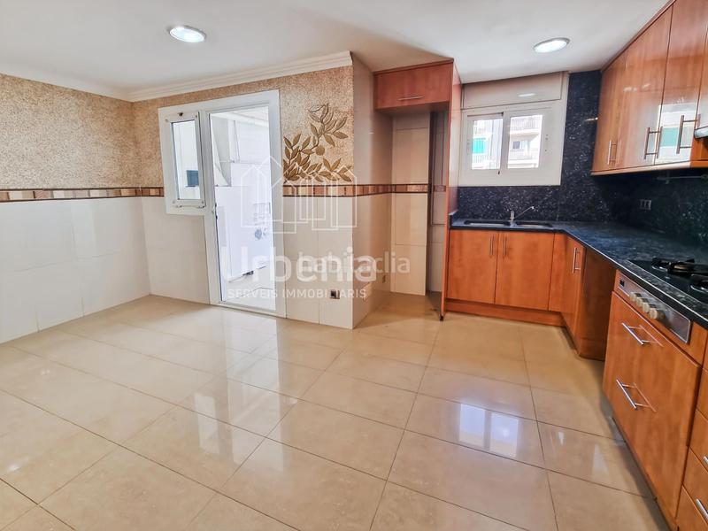 Foto ea0fcbb0-b058-4950-a73f-15f0b9e2bc0b. Flat with heating in Cerdanyola Nord Mataró