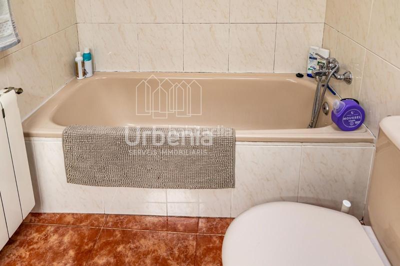 Foto c6087239-ce5c-4ebc-9cc2-546f2f22a4ad. Casa amb calefacció aparcament a Cabrils